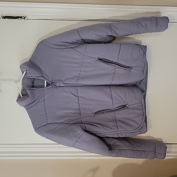 CALIA by Carrie Underwood Jackets & Blazers - EUC Calia by Carrie Underwood Grey  Quilted Crop Jacket Size S